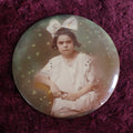 Lot 101 - Antique Colored Photo Button Of Little Girl With Large Pink Bow