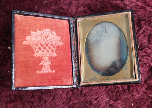 Lot 129 - Antique Cased Daguerreotype Of Young Man, 1/9Th Plate, Complete Leatherette Union Case, Repaired Hinge