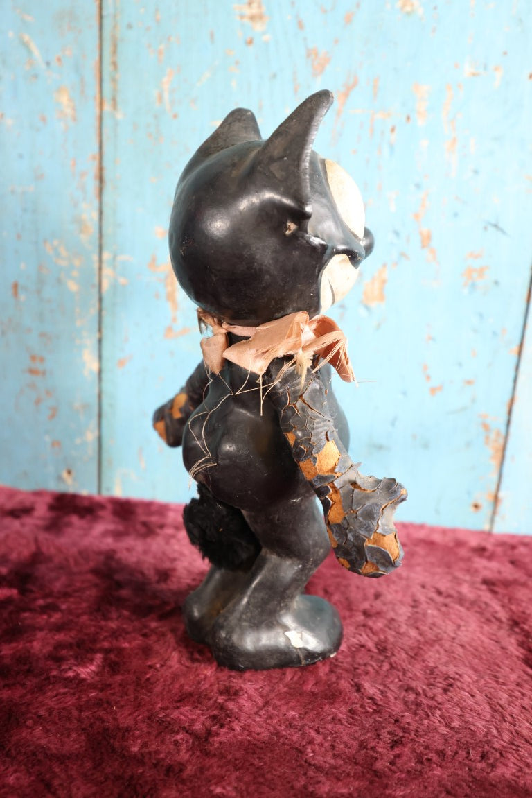 Lot 001 - Antique Felix The Cat Composition Figure With Jointed Arms, Copyright 1924 By Pat Sullivan