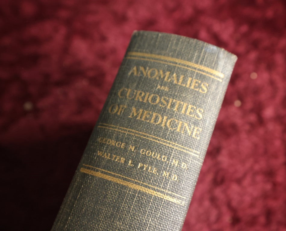 Lot 145 - Anomalies And Curiosities Of Medicine, Vintage Reprint Of Original 19th Century Book On Medical Oddities, 1956, Many Photos And Illustrations, Conjoined Twins, Bearded Ladies, Etc