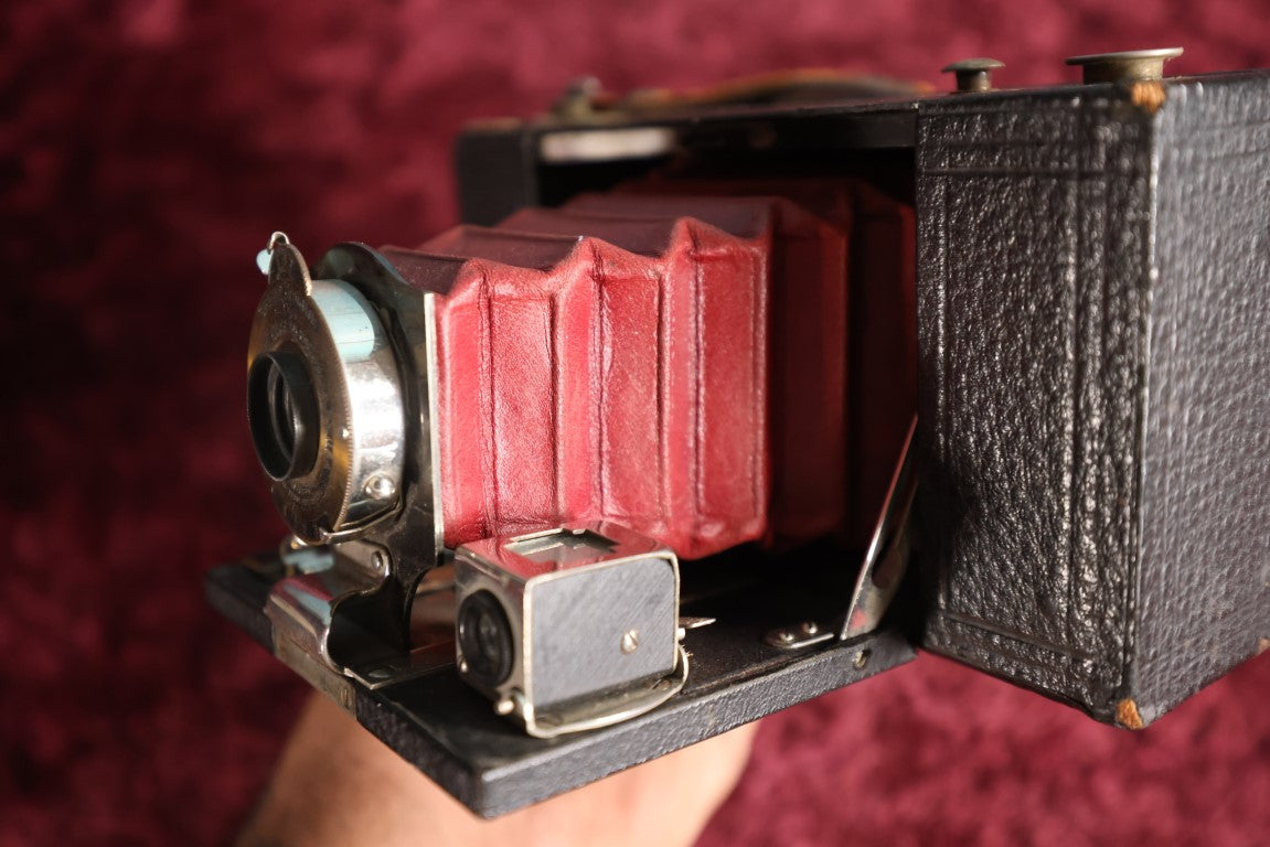 Lot 055 - Antique No. 2 Folding Pocket Brownie Automatic Camera, Kodak Co, Rochester, New York, 1909