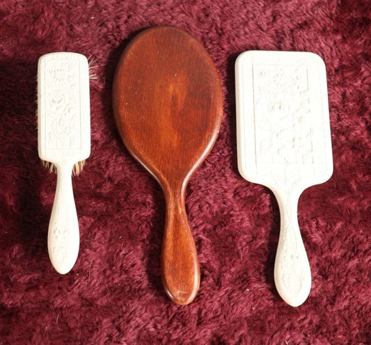 Lot 064 - Three Piece Dresser Grouping Including Mirror And Brush Manufactured In Florence, Northampton, Massachusetts, And Wooden Mirror