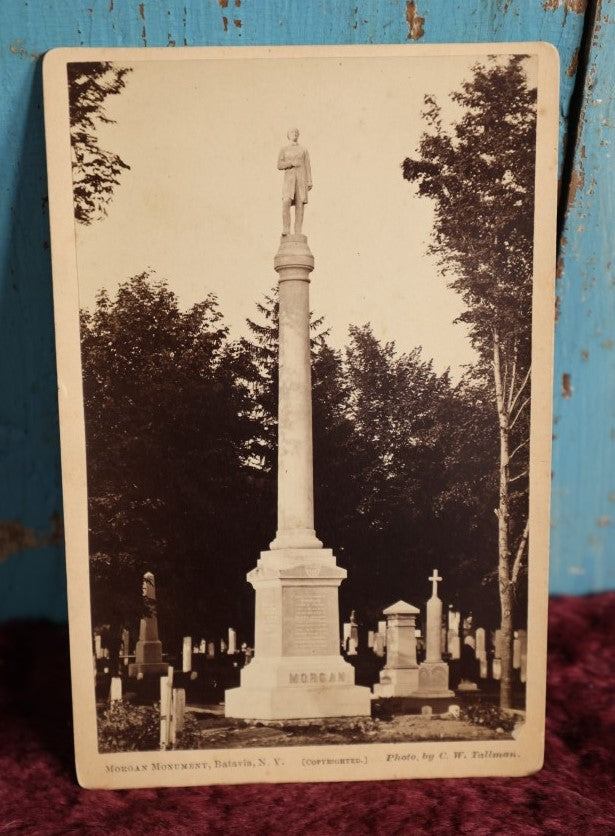 Lot 073 - Antique Cabinet Card Photograph Of Cemetery, Morgan Monument, Batavia, New York, Photo By C.W. Tallman, Monument To William Morgan, Who Was Presumed Murdered By Freemasons