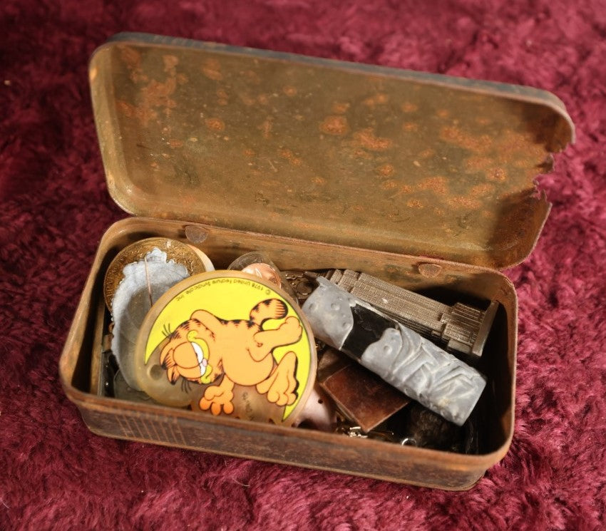 Lot 096 - Mixed Novelty Junk Draw Discovery Lot, Wizard Lighter Case, Razor, Wallet Photos, Etc