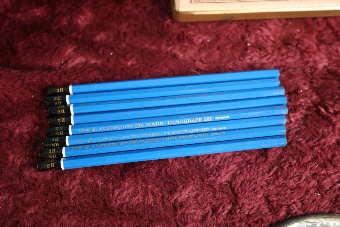 Lot 111 - Vintage New Old Stock Mars Staedtler Mars-Lumograph No. 2886 Pencils, Made In Germany, Eight Pencils And Tin