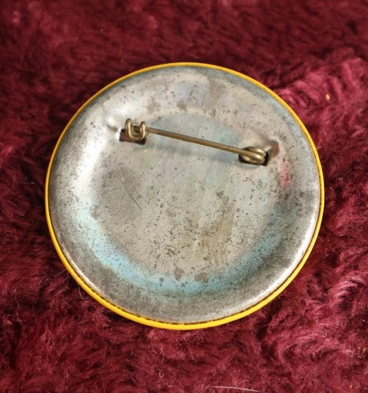 Lot 121 - Vintage 1942 Central 177 Yellow Pinback Button With Blonde Woman In Hat, Four Leaf Clover, Philadelphia