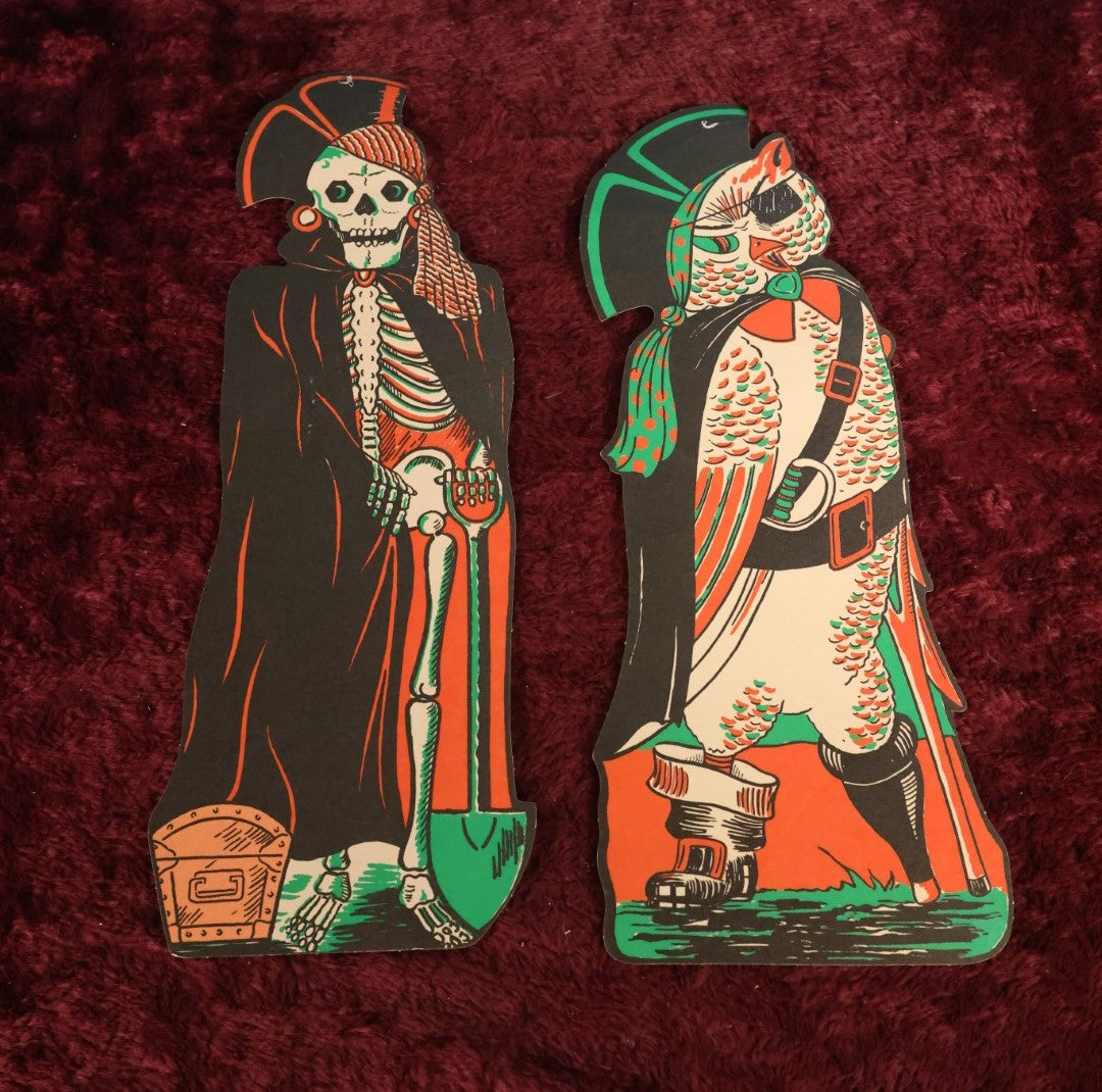 Lot 037 - Pair Of Modern 2012 Beistle Halloween Decoration Reproductions, Owl And Skeleton Pirates