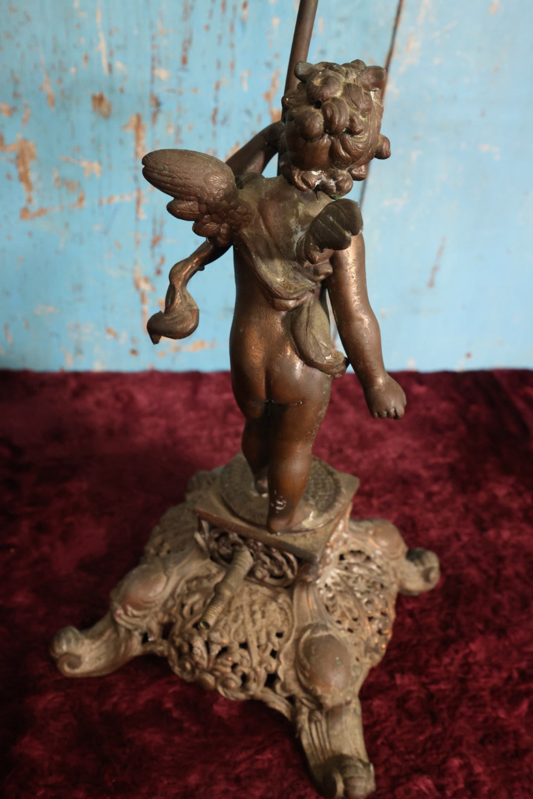 Lot 073 - Antique Pot Metal Figural Cupid Gas Fixture Ornate Lamp, Decorative Only, No Shade