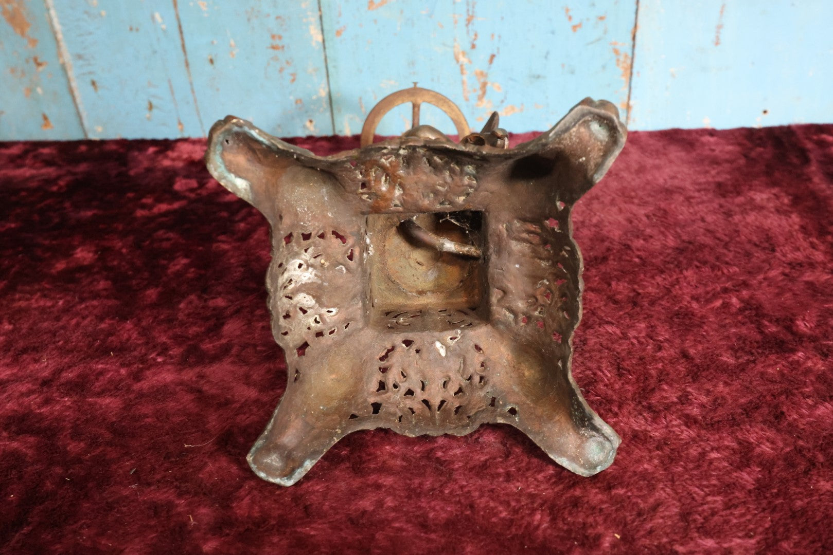 Lot 073 - Antique Pot Metal Figural Cupid Gas Fixture Ornate Lamp, Decorative Only, No Shade