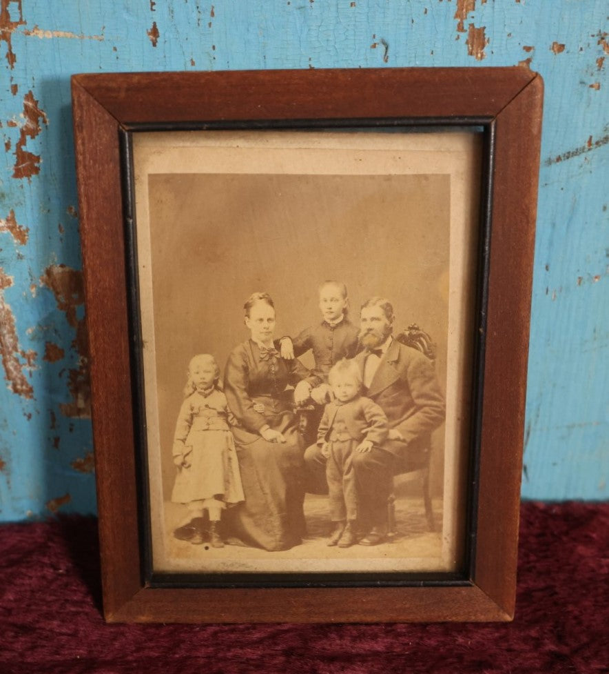 Lot 089 - Antique Framed CDV Photograph Of Family, Parents And Three Children