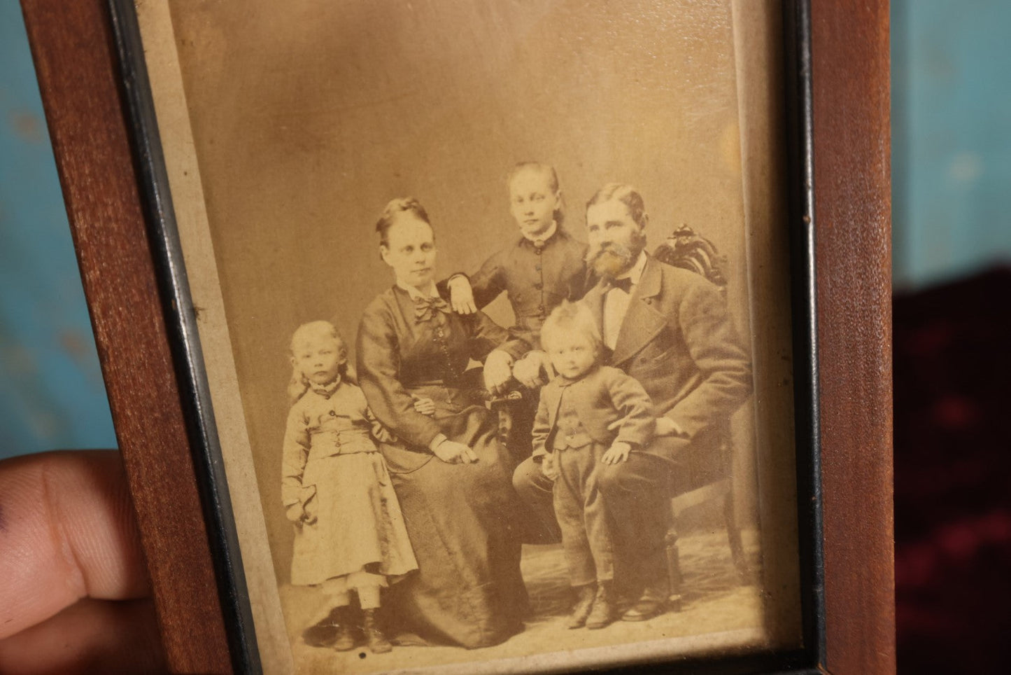 Lot 089 - Antique Framed CDV Photograph Of Family, Parents And Three Children