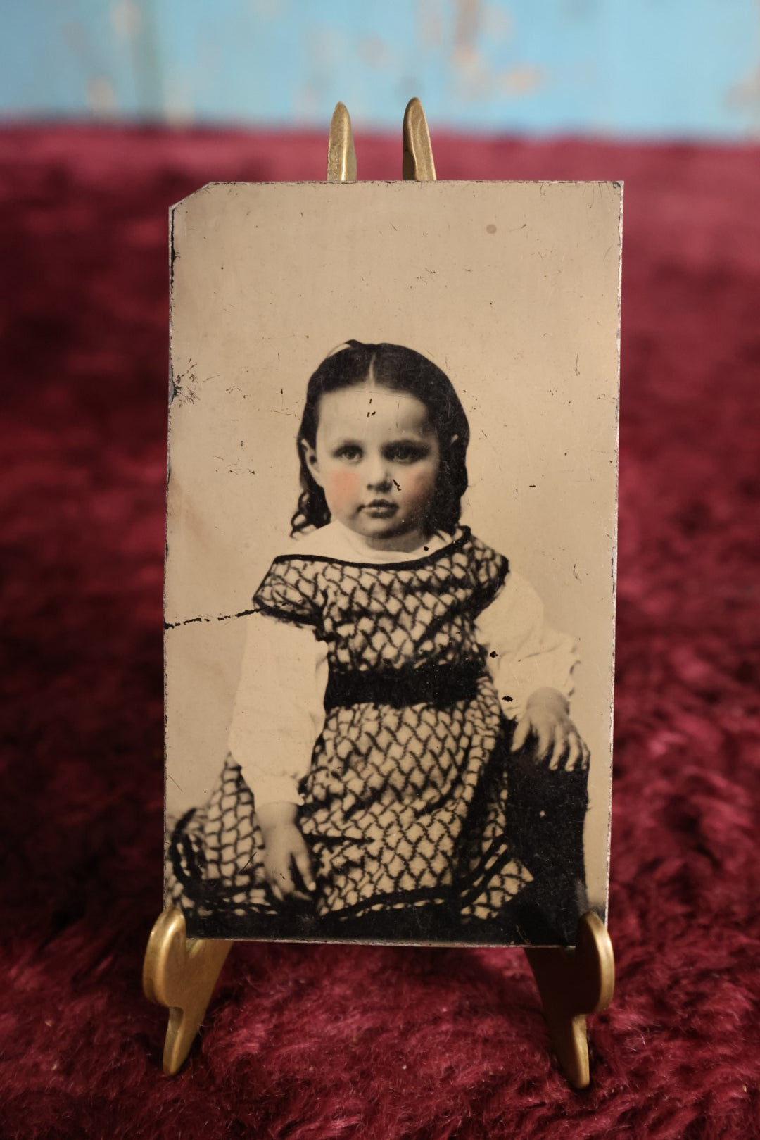 Lot 107 - Tintype - Cut Narrow, Young Girl In Criss Cross Pattern Dress