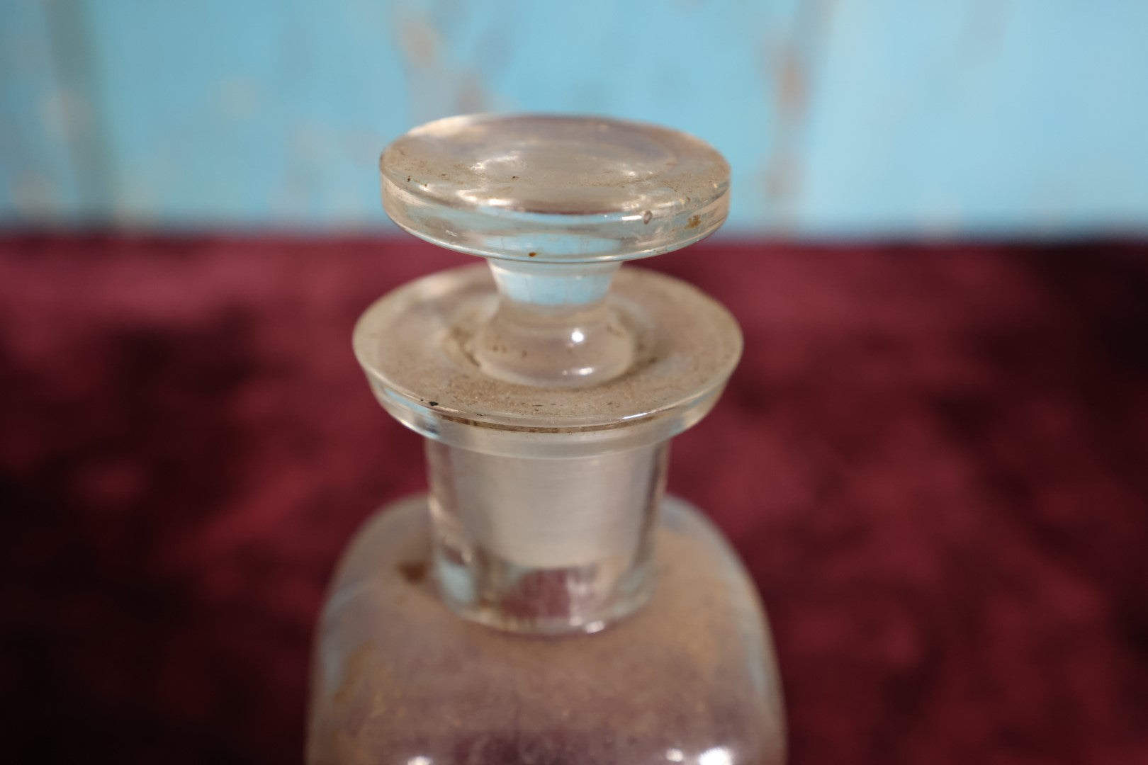 Lot 036 - Antique Camphor Chloral Hydrate Apothecary Bottle With Glass Label, Stopper, Approximately 6.75", Likely A Sedative / Anti-Neurosis / Hypnotic, Note Damage To Label