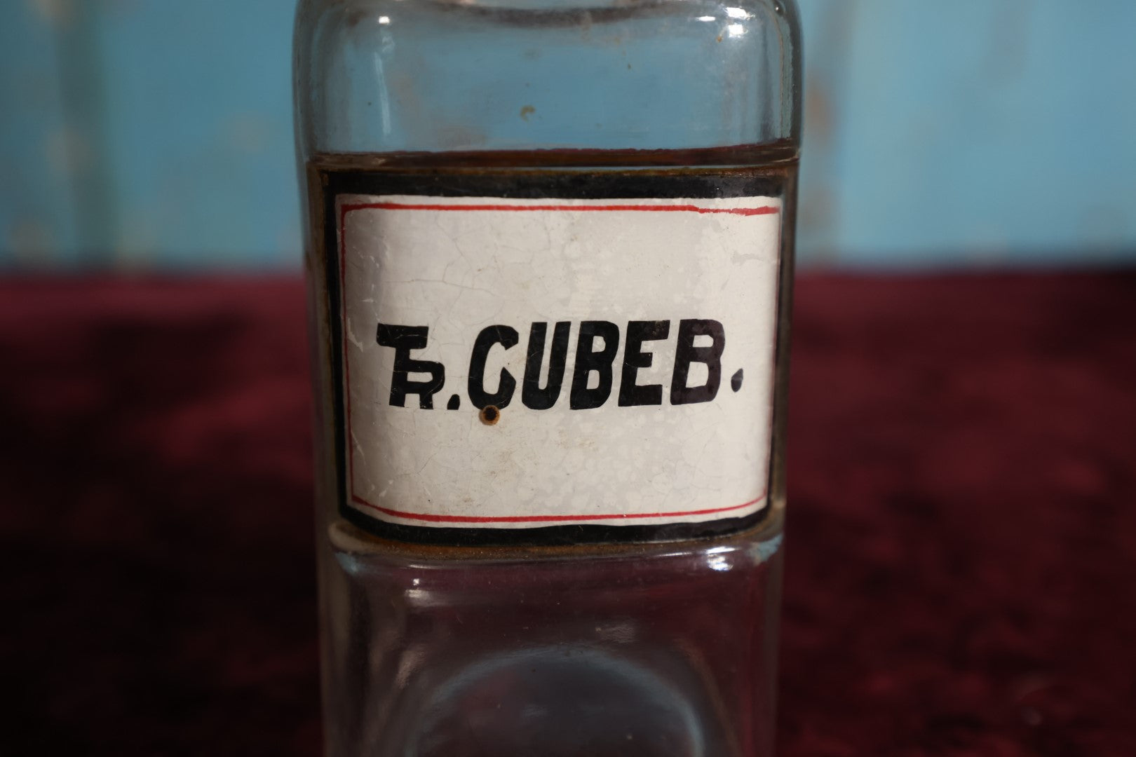 Lot 041 - Antique Tincture of Cubeb (Piper Cubeba) Solution Apothecary Bottle With Glass Label, Stopper, Approximately 5.25", Respiratory And Urinary Tract Infection Remedy