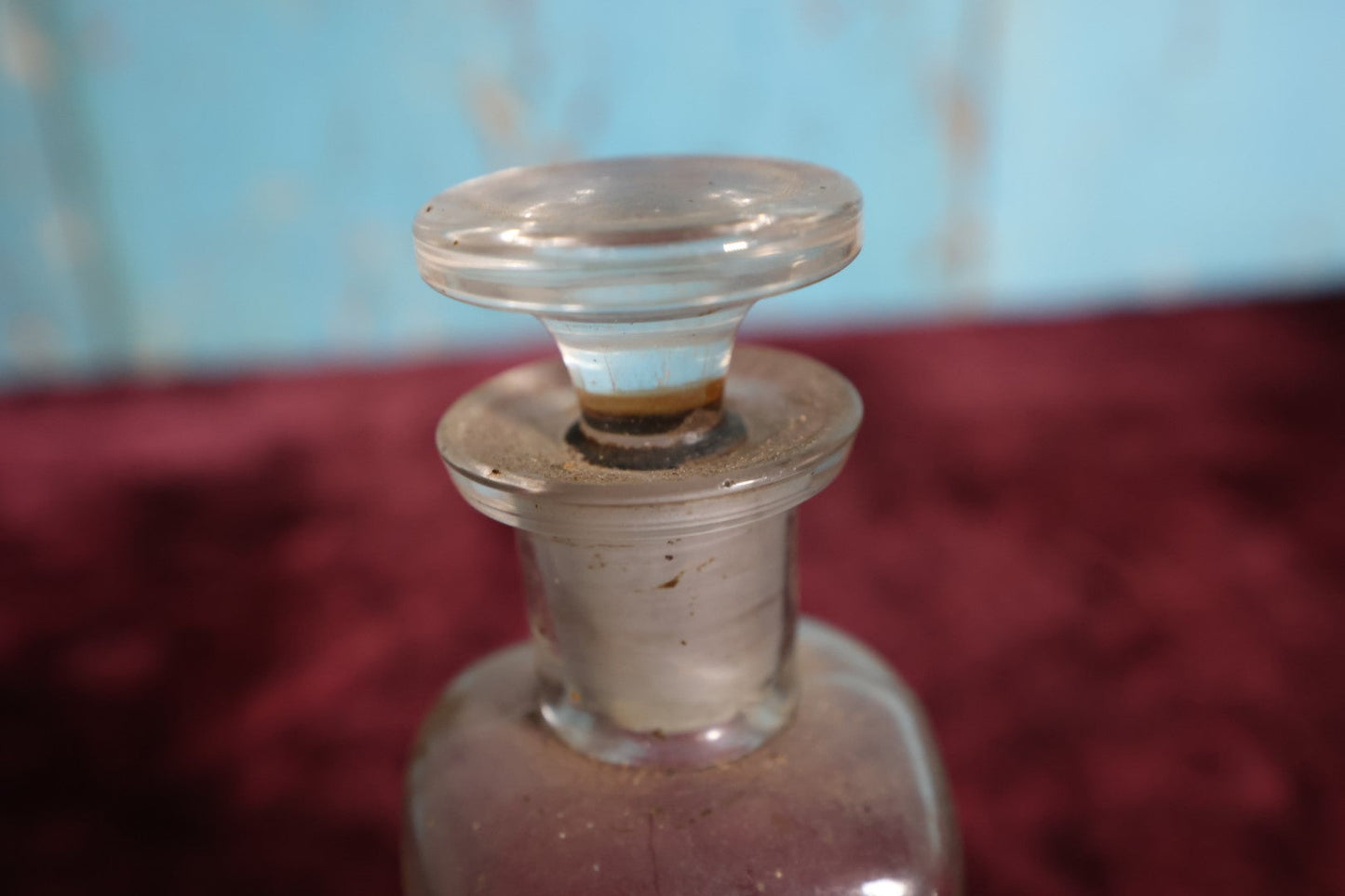 Lot 041 - Antique Tincture of Cubeb (Piper Cubeba) Solution Apothecary Bottle With Glass Label, Stopper, Approximately 5.25", Respiratory And Urinary Tract Infection Remedy