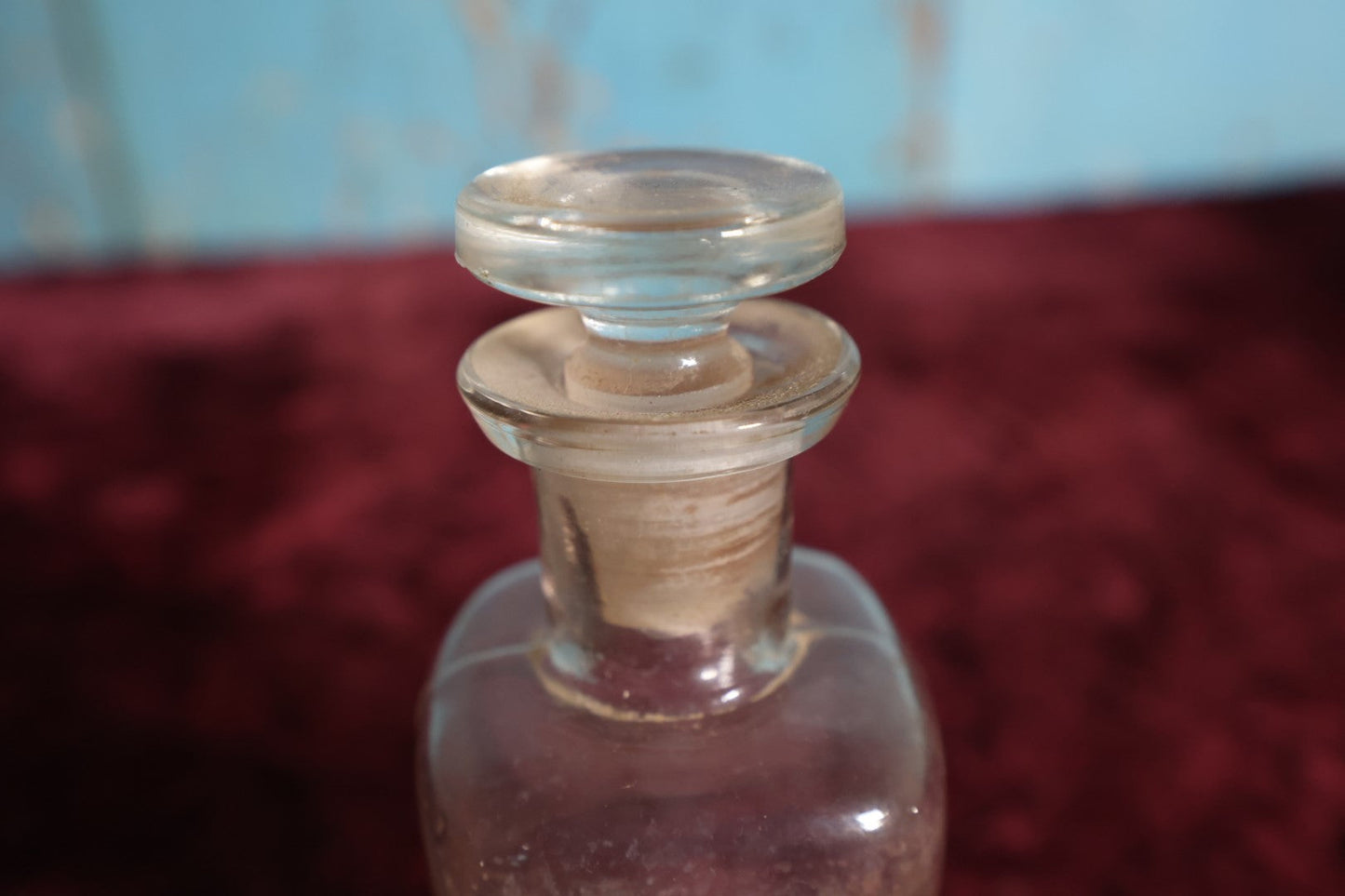 Lot 042 - Antique Lavoris Apothecary Bottle With Glass Label, Stopper, Approximately 5.", Antiseptic / Mouthwash