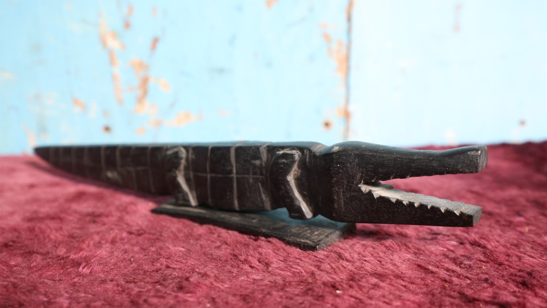 Lot 063 - Vintage African Folk Art Crocodile Aligator Wood Carving On Base, Note He Seperates From Base