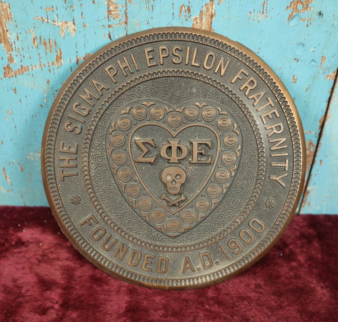 Lot 002 - Antique Cast Metal Sigma Phi Epsilon Fraternity Cast Metal Plaque With Skull And Crossbones, Founded A.D. 1900