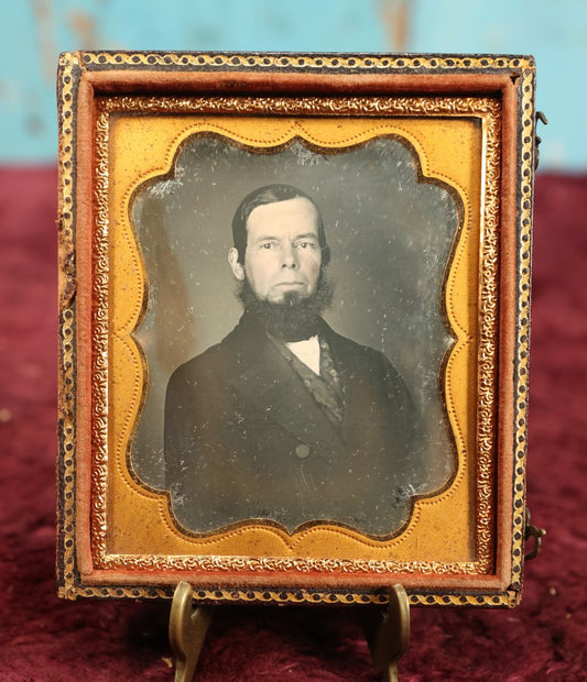 Lot 019 - Antique 1/6th Plate Daguerreotype Of Important Looking Man With Large Beard, In Half Case With Mat