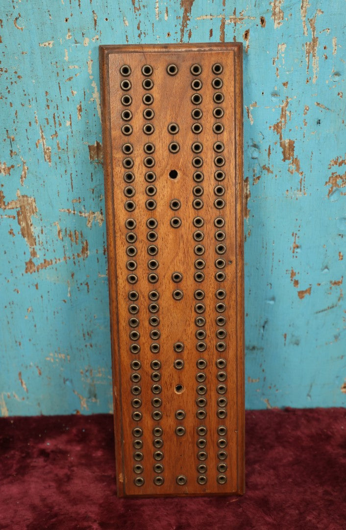 Lot 090 - Vintage Wood And Metal Cribbage Board, Note Holes Drilled In To Display On Wall, Nice Form And Patina