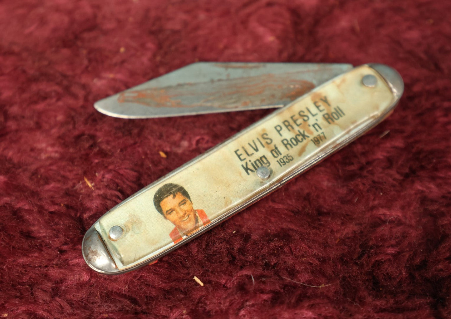 Lot 097 - Vintage Elvis Presley The King Of Rock And Roll Memorial Pocket Knife, Made In The U.S.A., Knife Is Worn, Does Not Lock In Place, Collector's Item