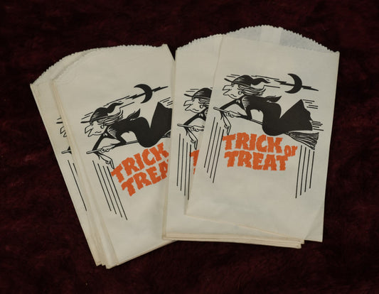 Lot 140 - Approximately 25 Vintage Halloween Trick Or Treat Bags With Witch Flying On Broom