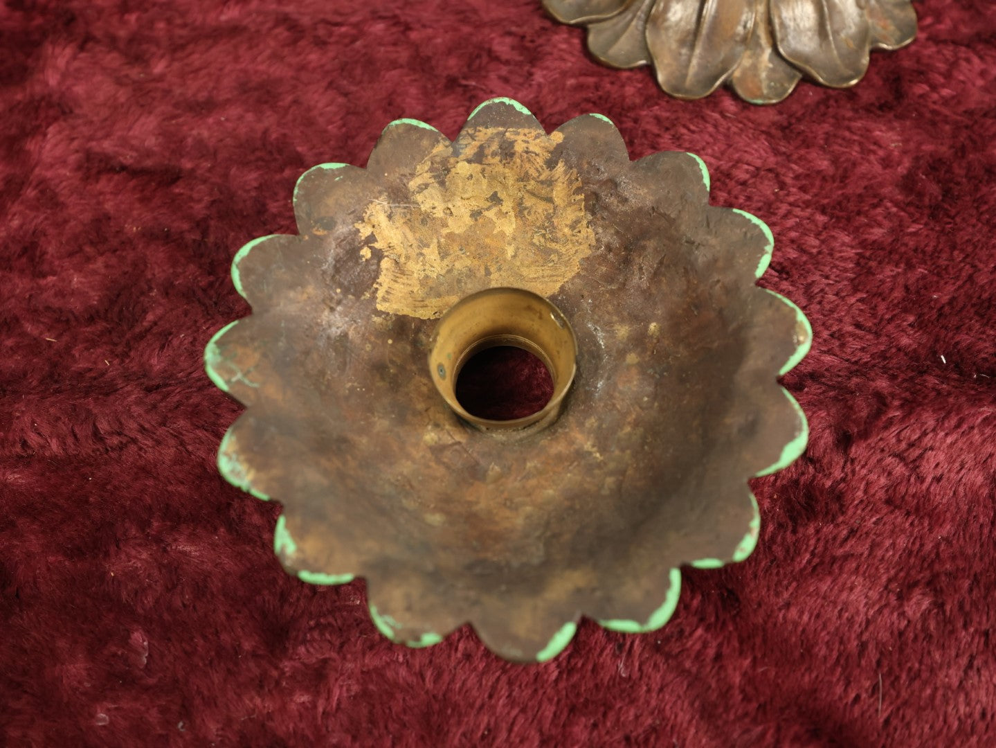 Lot 032 - Antique Brass Or Bronze Floral Ceiling Lamp Rosette Finials, Grouping Of Four, No Additional Parts Included, Salvage