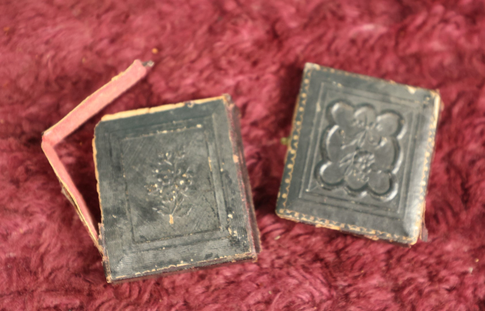 Lot 074 - Antique 1/6th Plate Daguerreotype Photograph Of Man With Mustache, Beard, Note Case Is In Pieces, Photo Not Sealed