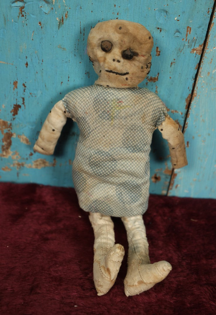 Lot 084 - Funny Home Made Vintage Rag Doll With Button Eyes