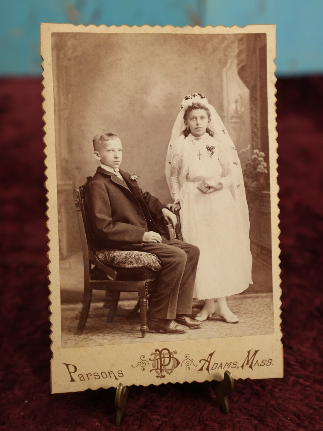 Lot 137 - Single Cabinet Card Photo Of Boy And Girl On Their First Communion Day, Holding Bible, Girl In White With Veil, Parsons Photographer, Adams, Massachusetts