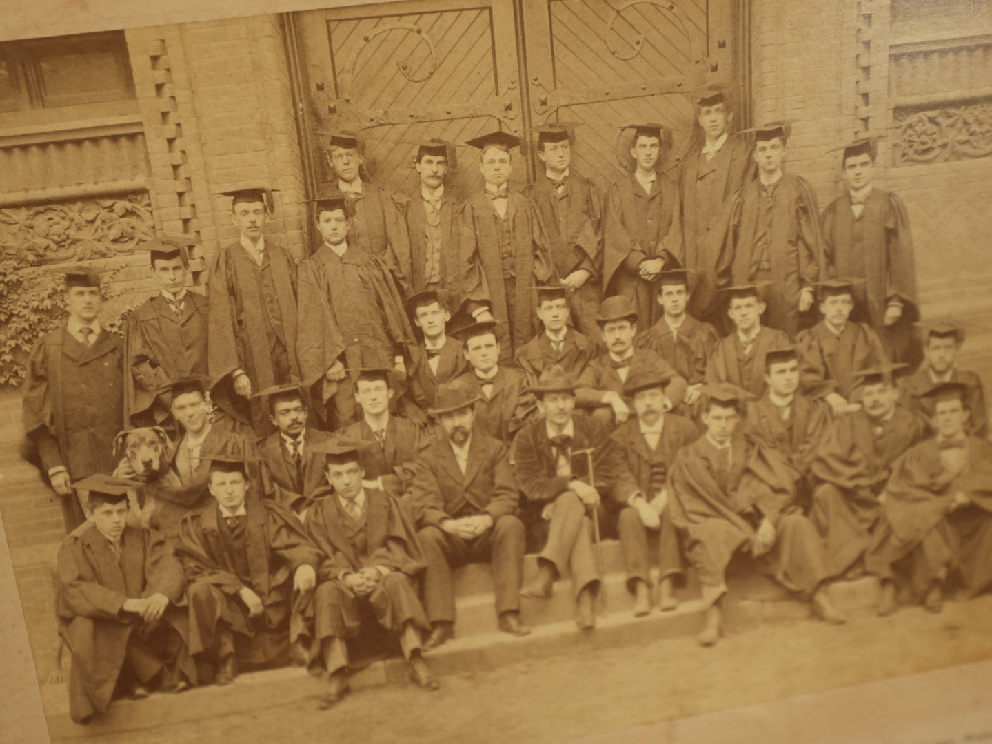 Lot 095 - Grouping Of Three Boarded Photos Of School Classes, Including College Graduates, And Youngsters