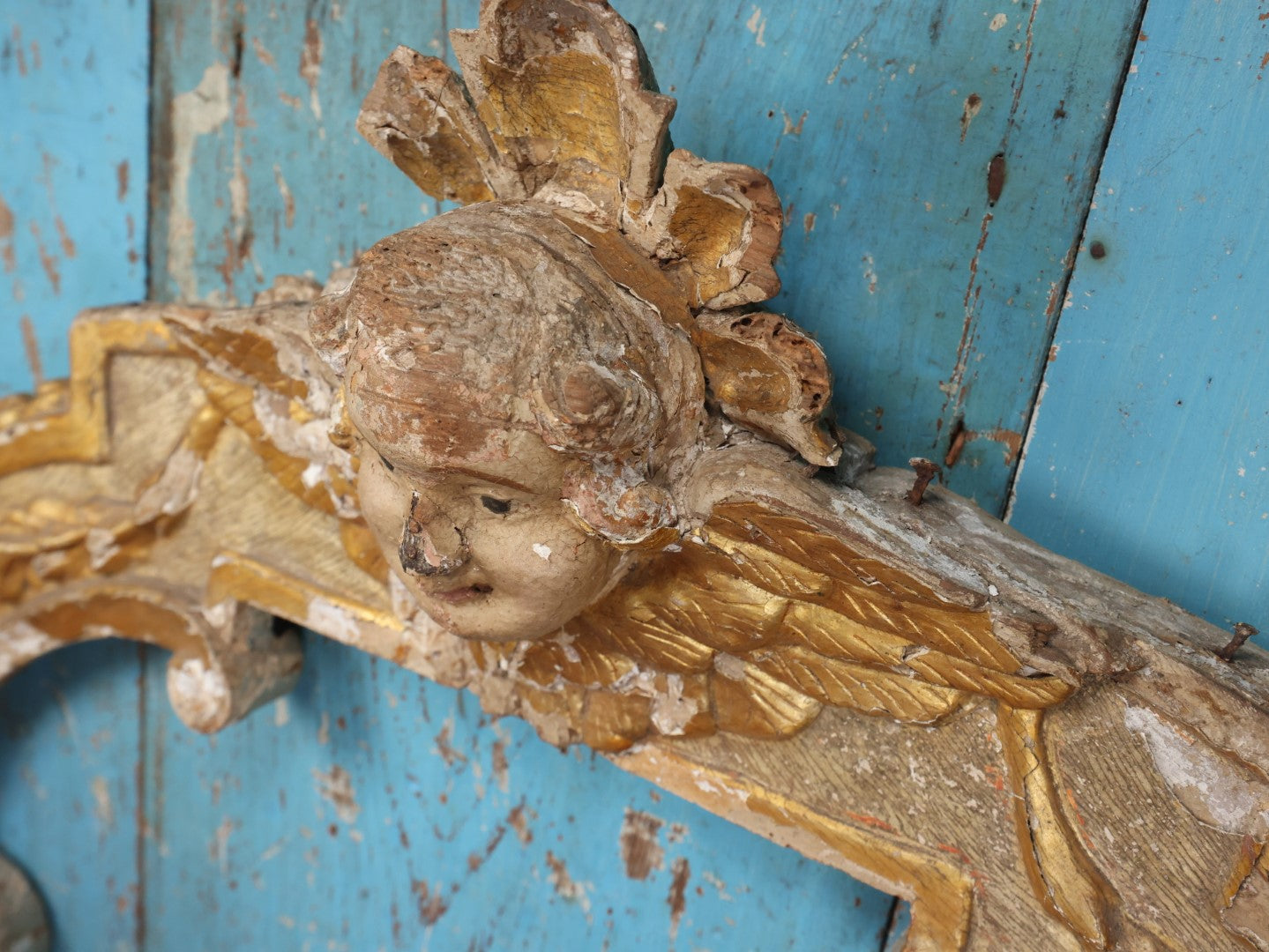 Lot 001 - Antique Late Baroque / Early Rococo Gilded Pediment Architectural Salvage With Cherub Motif, Note Heavy Chipping And Wear In Paint And Wood