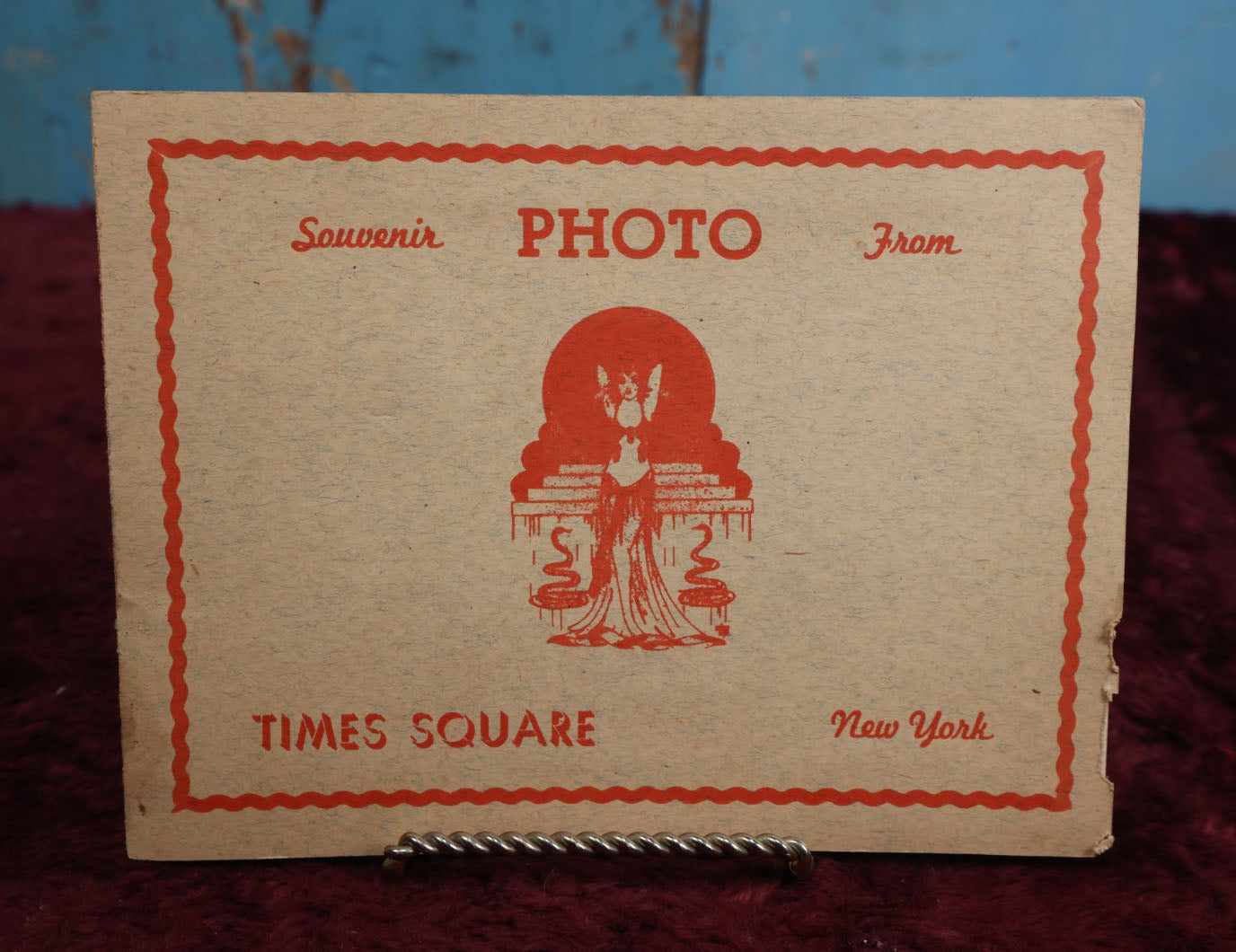 Lot 138 - Souvenir Photo Of Times Square, New York City, With Snake Woman On Cover, Photo Of Soldiers, Circa 1940s