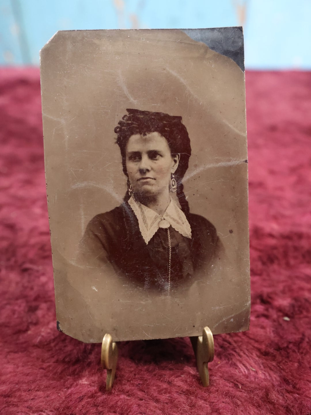 Lot 156 - Single Tintype Photograph, Woman With Dangly Earrings, Chain, Hairdo