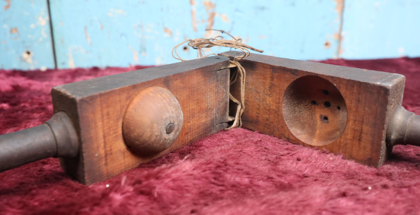 Lot 044 - Antique Folk Art Carved Wood Hand Held Lemon Press Squeezer, Note Indicates It Was Made By Ebenezer Swift, Father Of Uncle Raymond Swift, Of Vermont, Per Ancestry