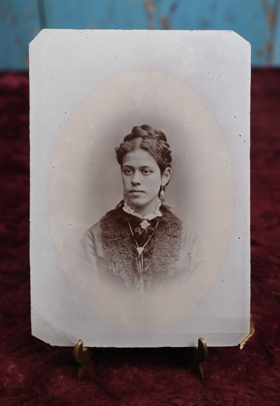 Lot 106 - Antique Tintype Photograph Of Woman With White Background And White Vignette, Approximately 1/4 Plate