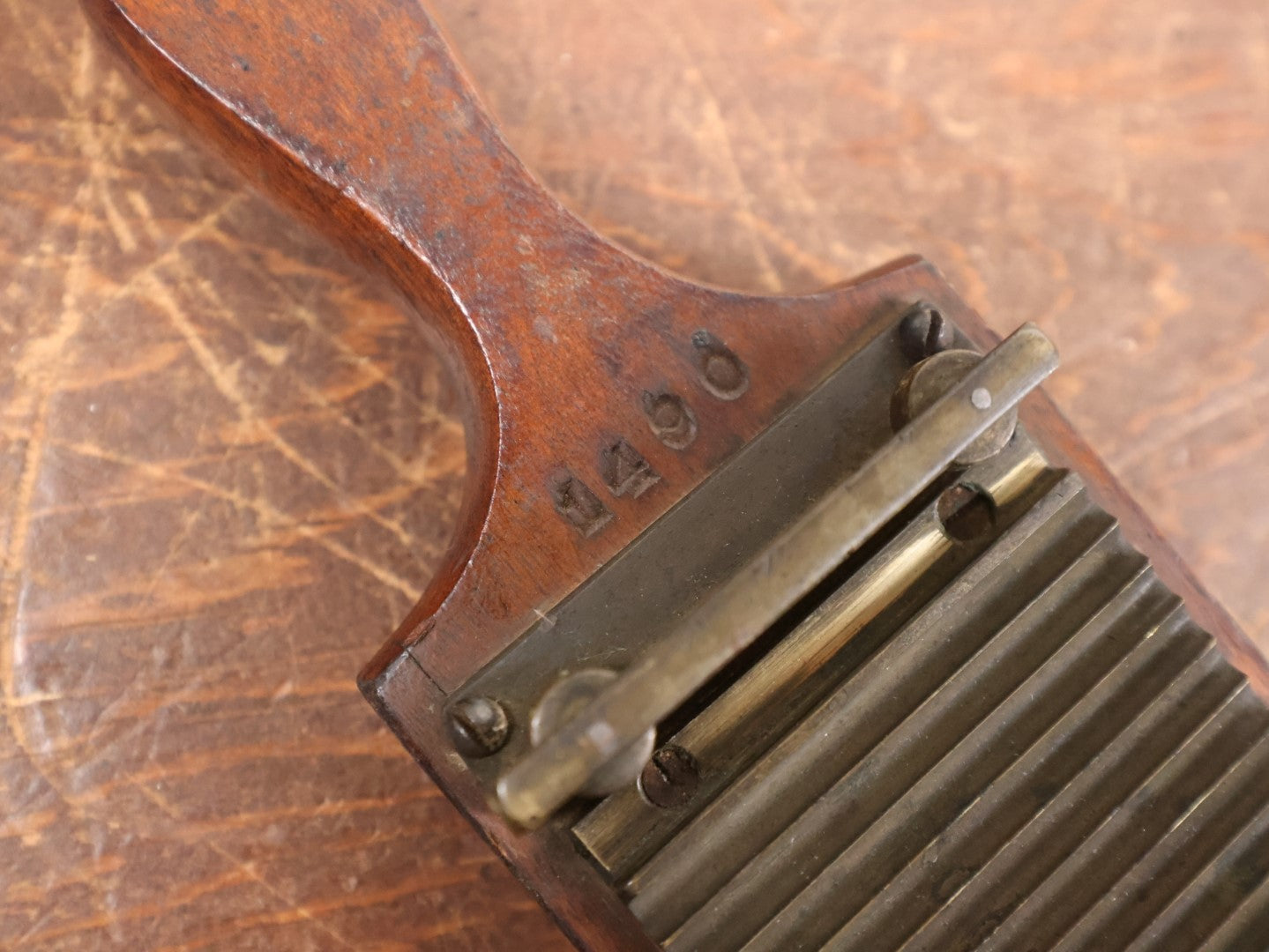 Lot 003 - Antique Early Pharmacy Apothecary 3 Gram Pill Roller Machine, Wood And Brass, Rolls Smoothly, Stamped 3G And 1490, Matching Numbers On Both Parts