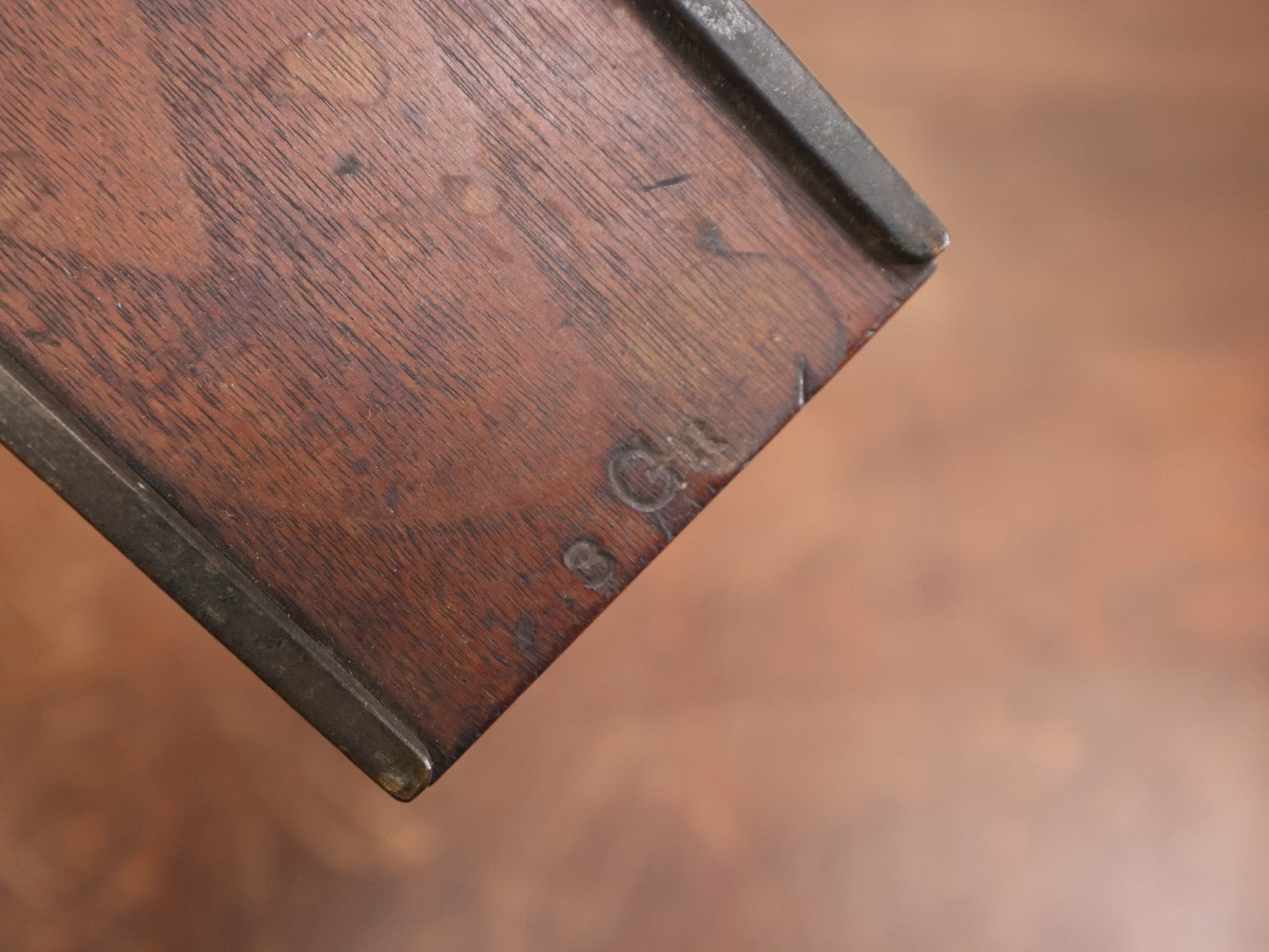 Lot 003 - Antique Early Pharmacy Apothecary 3 Gram Pill Roller Machine, Wood And Brass, Rolls Smoothly, Stamped 3G And 1490, Matching Numbers On Both Parts