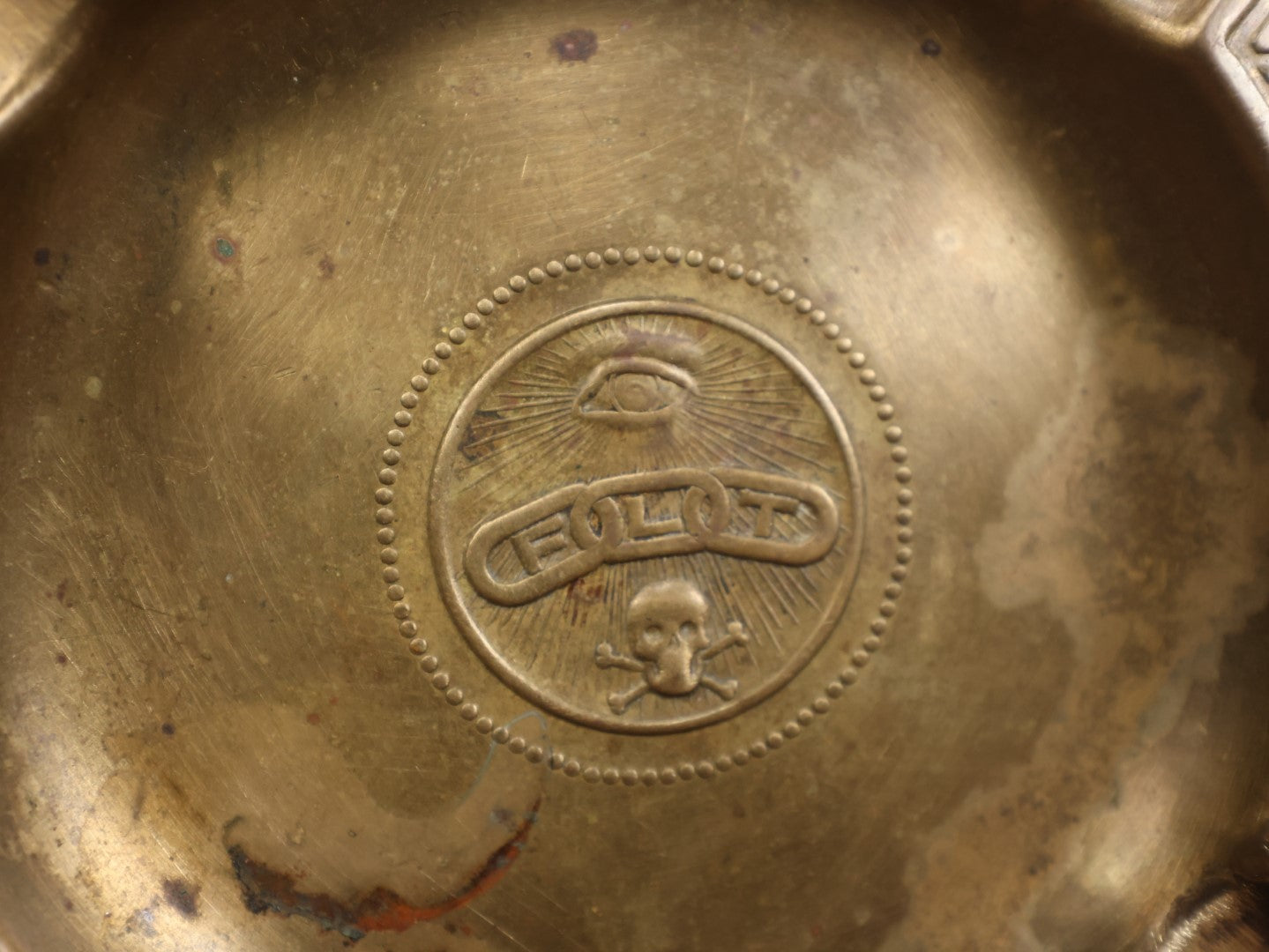 Lot 004 - Antique Brass Odd Fellows I.O.O.F. Ashtray With Three Links, F.L.T. (Friendship, Love, And Truth), And Skull And Crossbones, By S.D. Childs & Co., Chicago