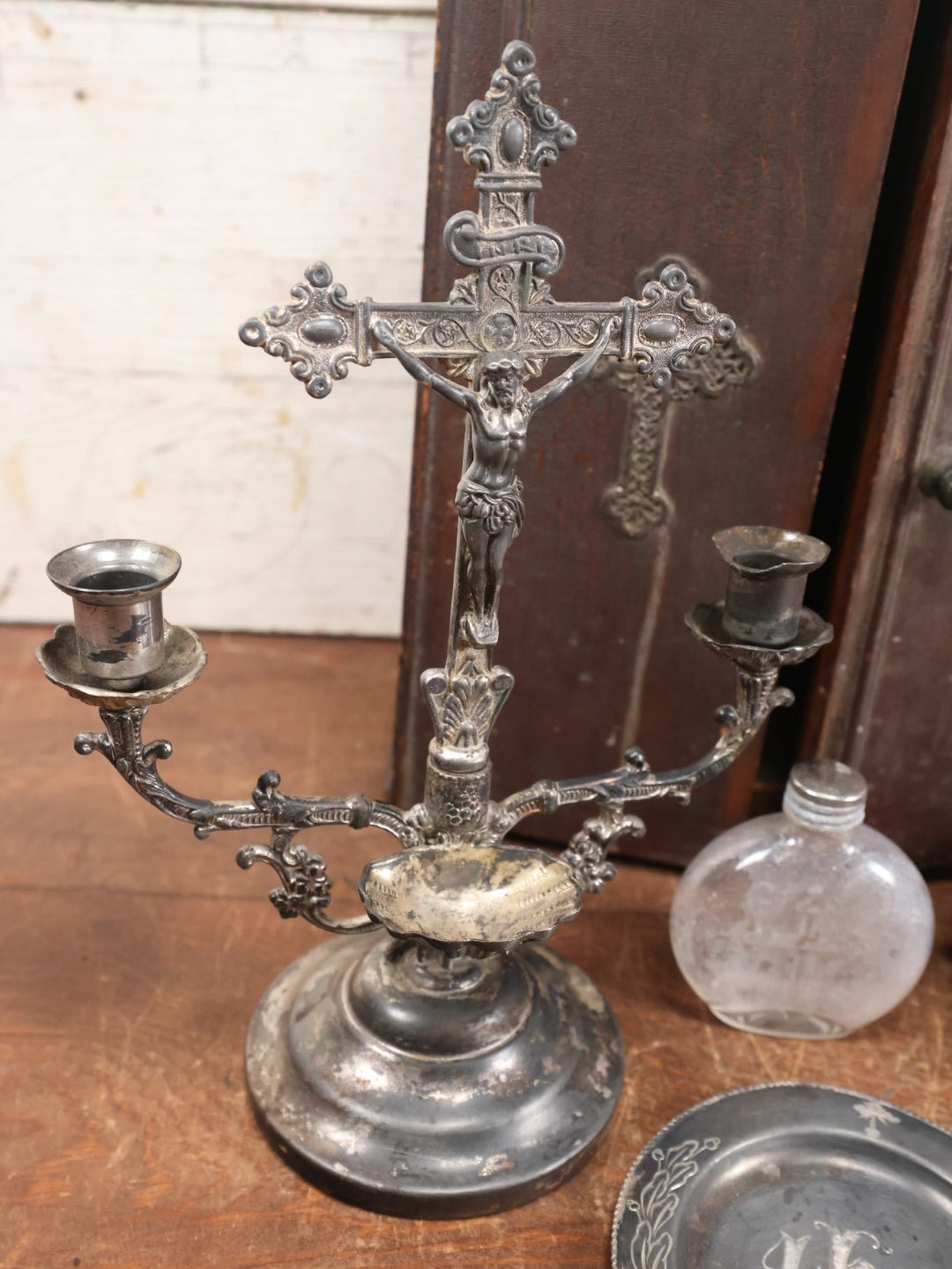 Lot 006 - Antique Last Rites Box / Cabinet With Crucifix, Holy Water Bottle, And Other Accessories, Used By A Priest To Deliver The Final Sacrament To A Sick Or Dying Person, Note Wear To Box