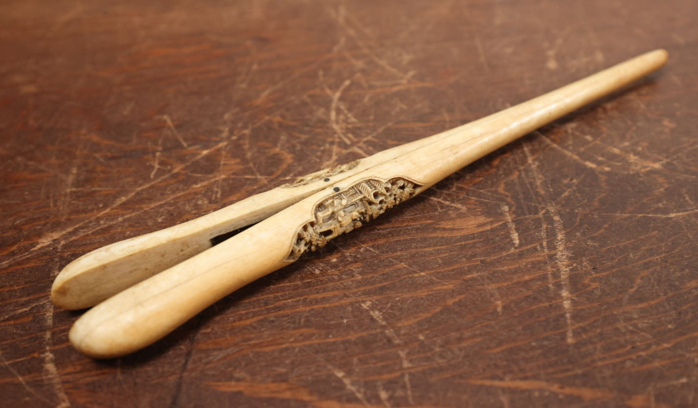 Lot 018 - Antique Ornate Carved Bone Chinese Export Glove Stretcher With Carved Flowers And People, Circa 19th Century