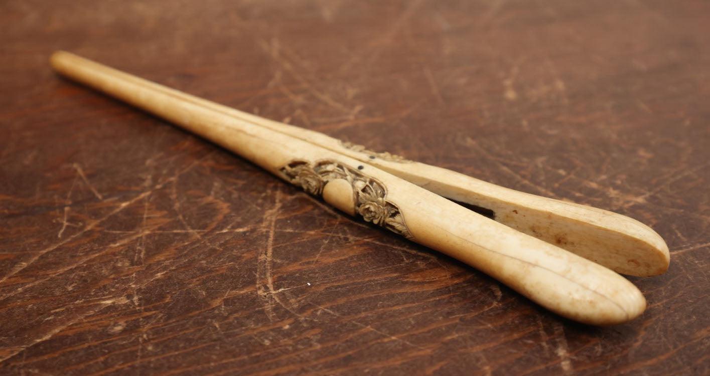 Lot 018 - Antique Ornate Carved Bone Chinese Export Glove Stretcher With Carved Flowers And People, Circa 19th Century