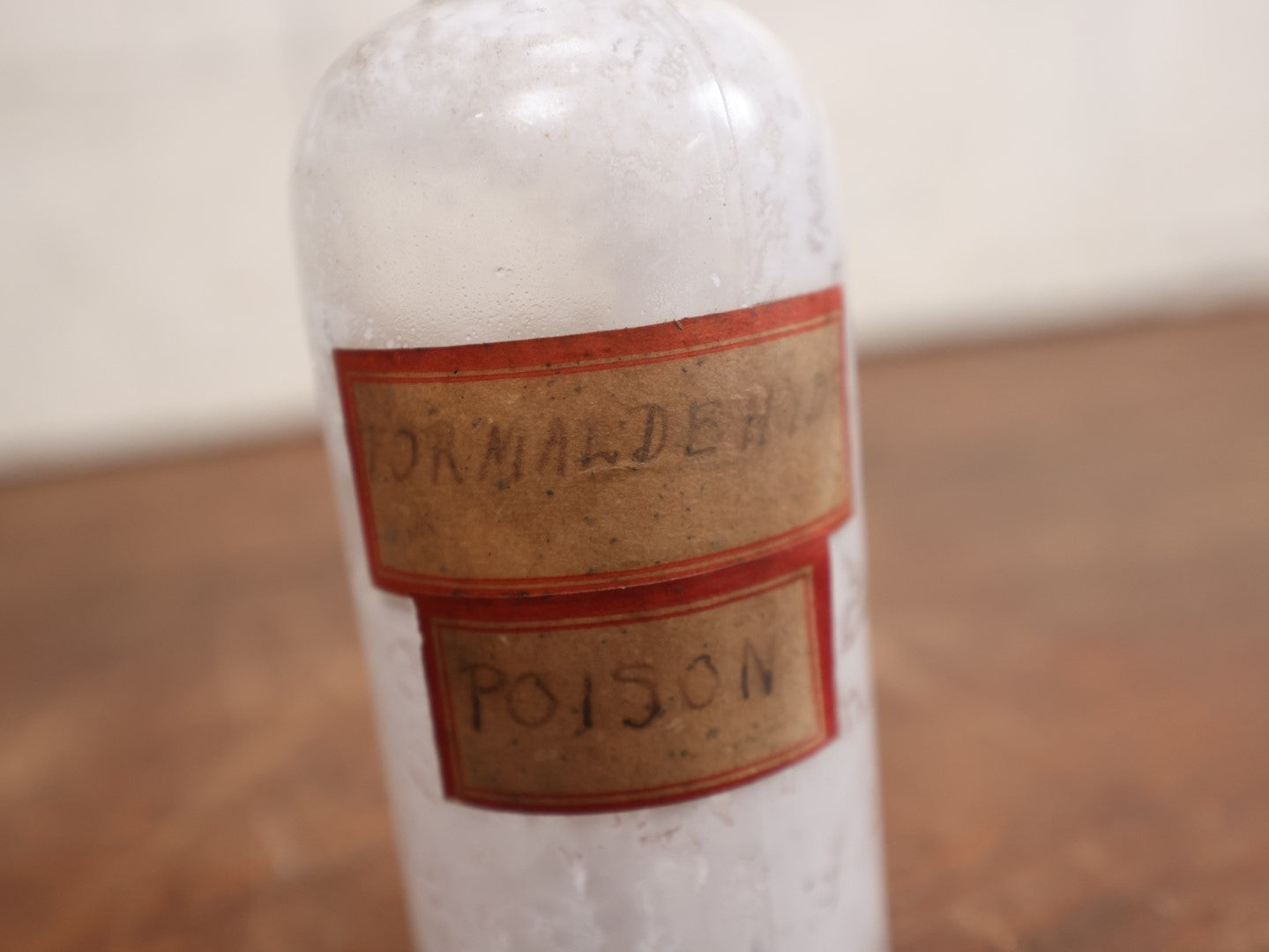 Lot 059 - Vintage Formaldehyde Poison Apothecary Bottle With Stopper, Note Moist Contents, Use Caution