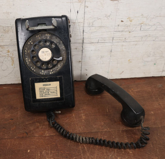 Lot 071 - Vintage Rotary Telephone From Movie Theater, Orleans Cinema, Massachusetts, Numbers For Ticket Desk, Projection Room, Back Stage, Lounge