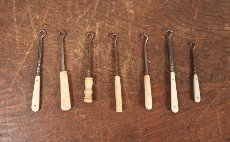 Lot 092 - Grouping Of Six Antique Shoe Button Hooks With Bone Handles