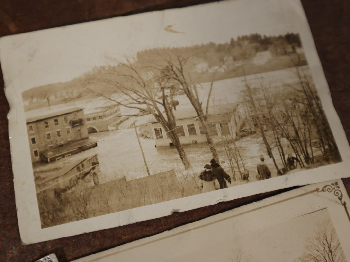 Lot 165 - Grouping Eleven Vintage Snapshots Documenting The 1936 Flood, Possibly In Chelmsford, Massachusetts, With Provenance