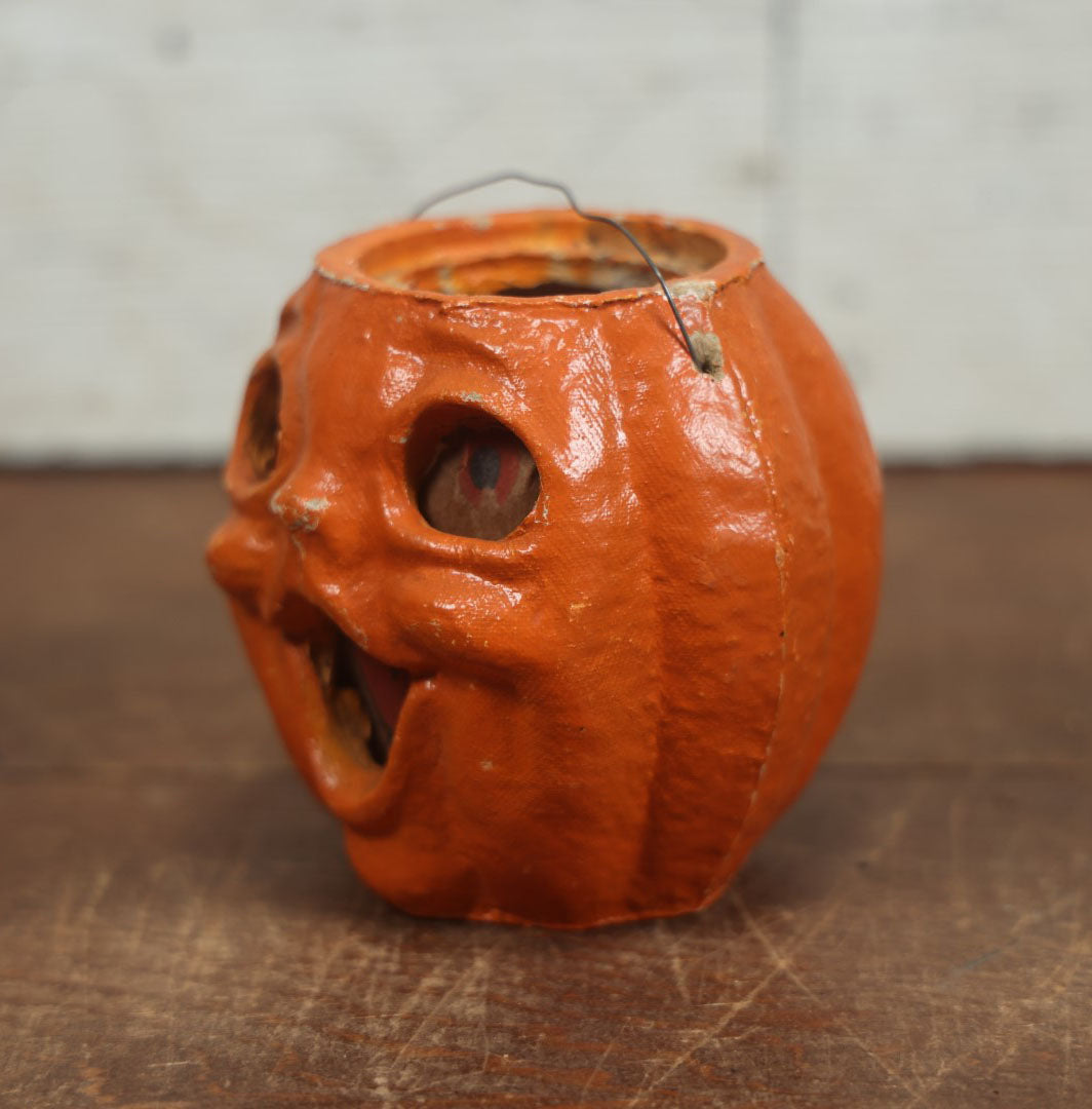 Lot 003 - Vintage Paper Pulp / Papier Mache Halloween Jack-O-Lantern Pumpkin Candy Bucket With Singing Choir Boy Face - 4.5" Tall