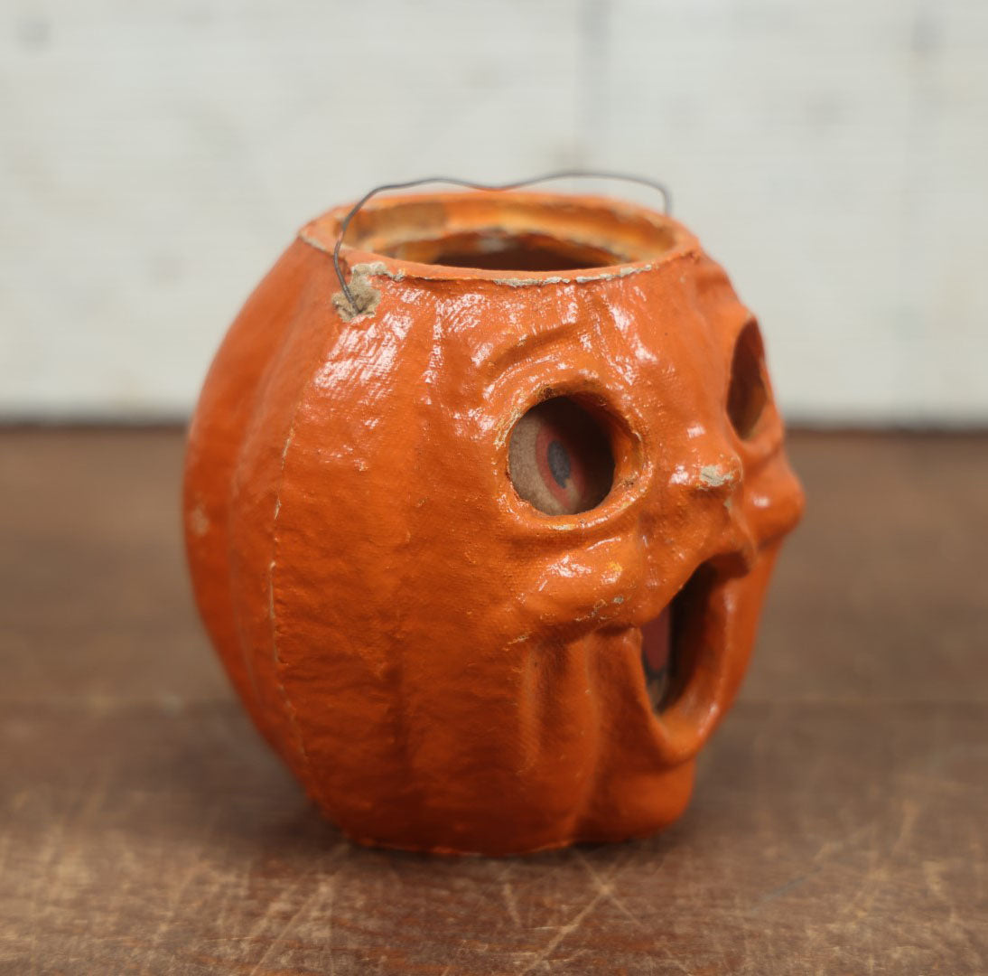 Lot 003 - Vintage Paper Pulp / Papier Mache Halloween Jack-O-Lantern Pumpkin Candy Bucket With Singing Choir Boy Face - 4.5" Tall