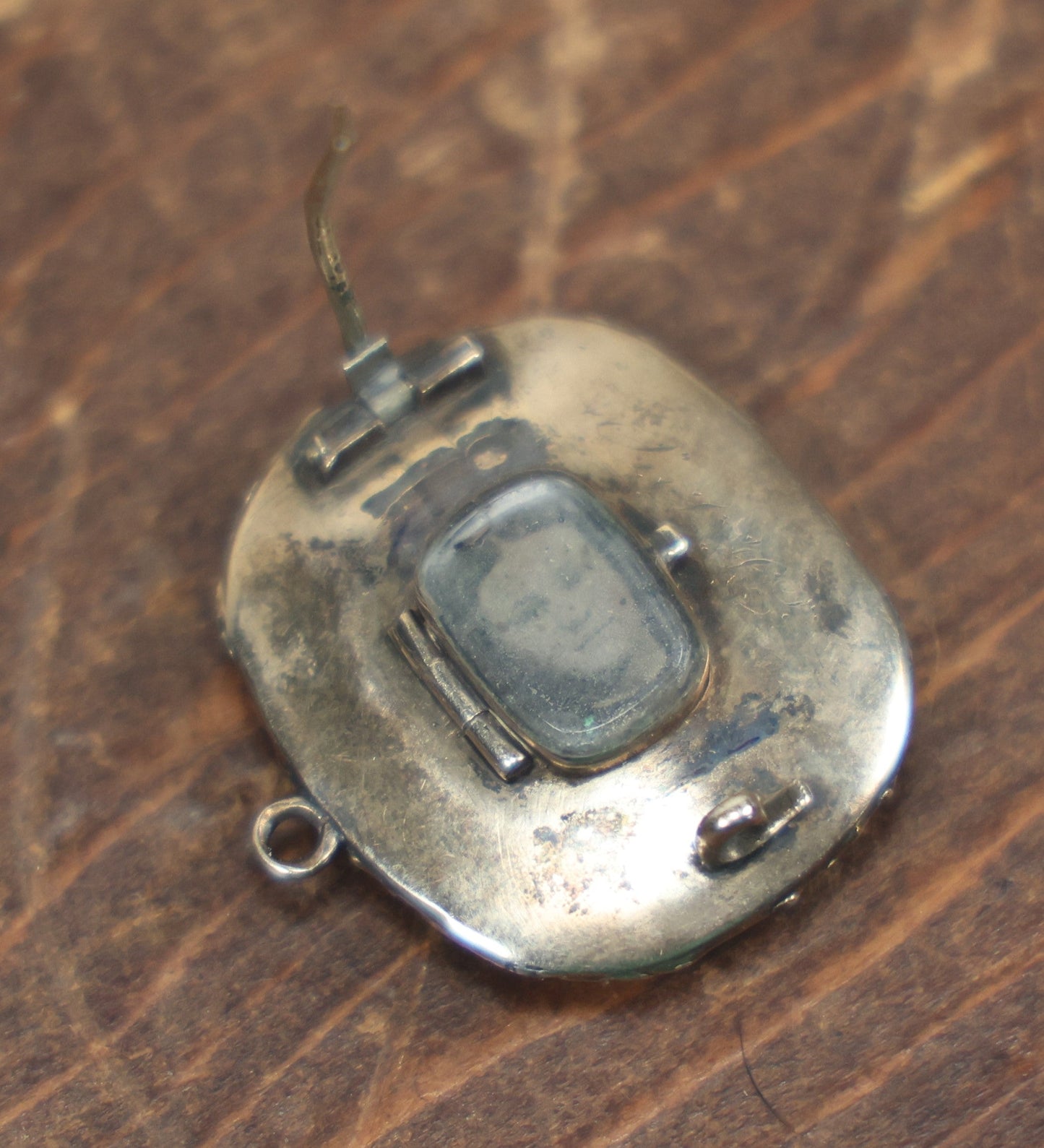 Lot 009 - Antique Victorian Mourning Brooch, "In Memory Of," With Human Hair Keepsake Memento Mori, Photograph Of Deceased On Back, Monogram Mark