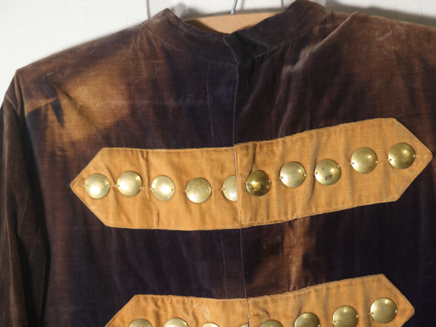 Lot 018 - Antique Fraternal Theatrical "Watch" Costume, Medieval Knight, Dark Brown With Yellow Striping, Many Brass Medallions, Clasp Enclosure, Cape On Back (Approximate Measurements In Description)